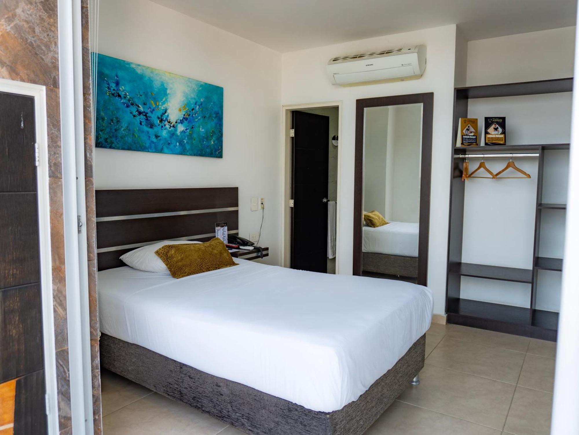 Hotel Andinos Plaza Florencia Florencia  Exterior photo