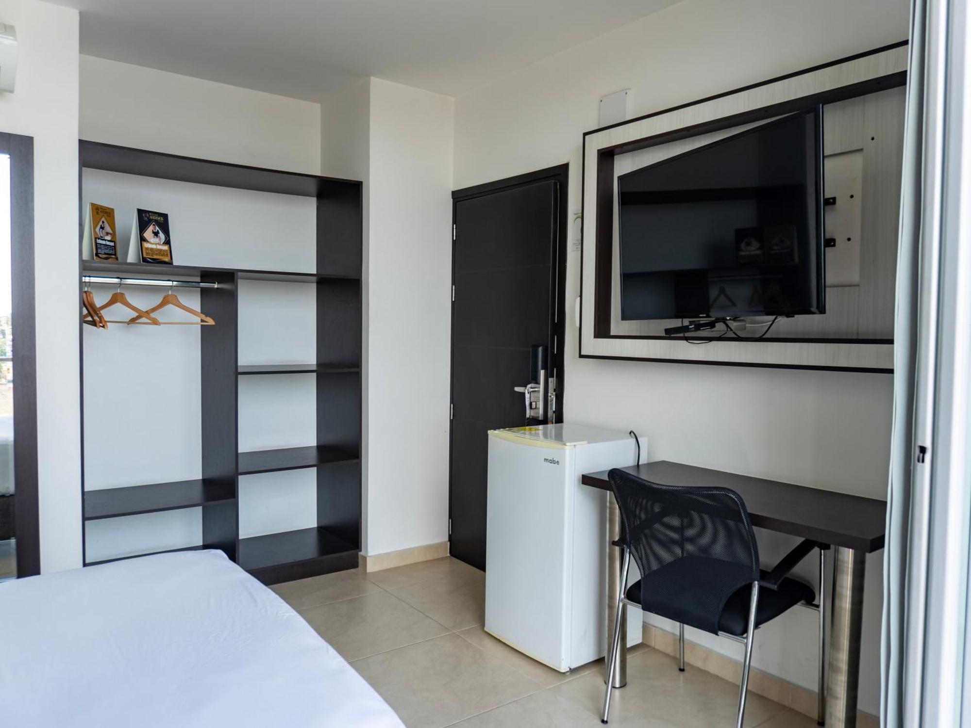 Hotel Andinos Plaza Florencia Florencia  Exterior photo